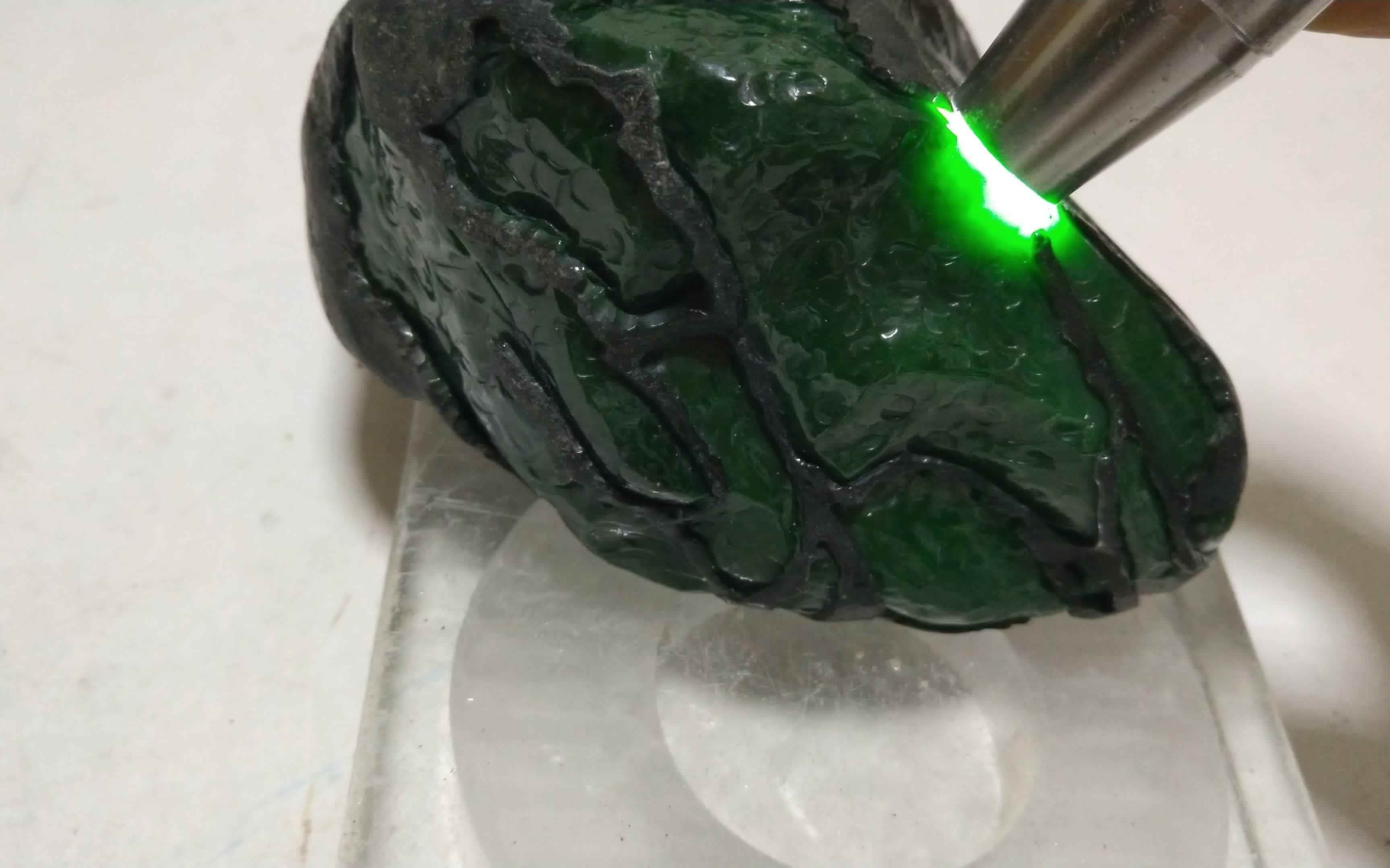 购买翡翠原石,翡翠原石赌石视频-第2张图片-翡翠网 购买翡翠原石,翡翠原石赌石视频-第2张图片-翡翠网