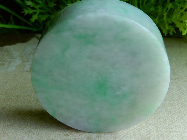 手镯明料片翡翠原石的简单介绍-第2张图片-翡翠网 手镯明料片翡翠原石的简单介绍-第2张图片-翡翠网