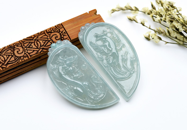 翡翠龙凤配的佩戴知识的简单介绍-第1张图片-翡翠网 翡翠龙凤配的佩戴知识的简单介绍-第1张图片-翡翠网