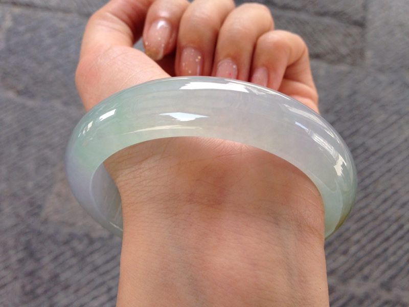 白色翡翠手镯价格的简单介绍-第2张图片-翡翠网 白色翡翠手镯价格的简单介绍-第2张图片-翡翠网