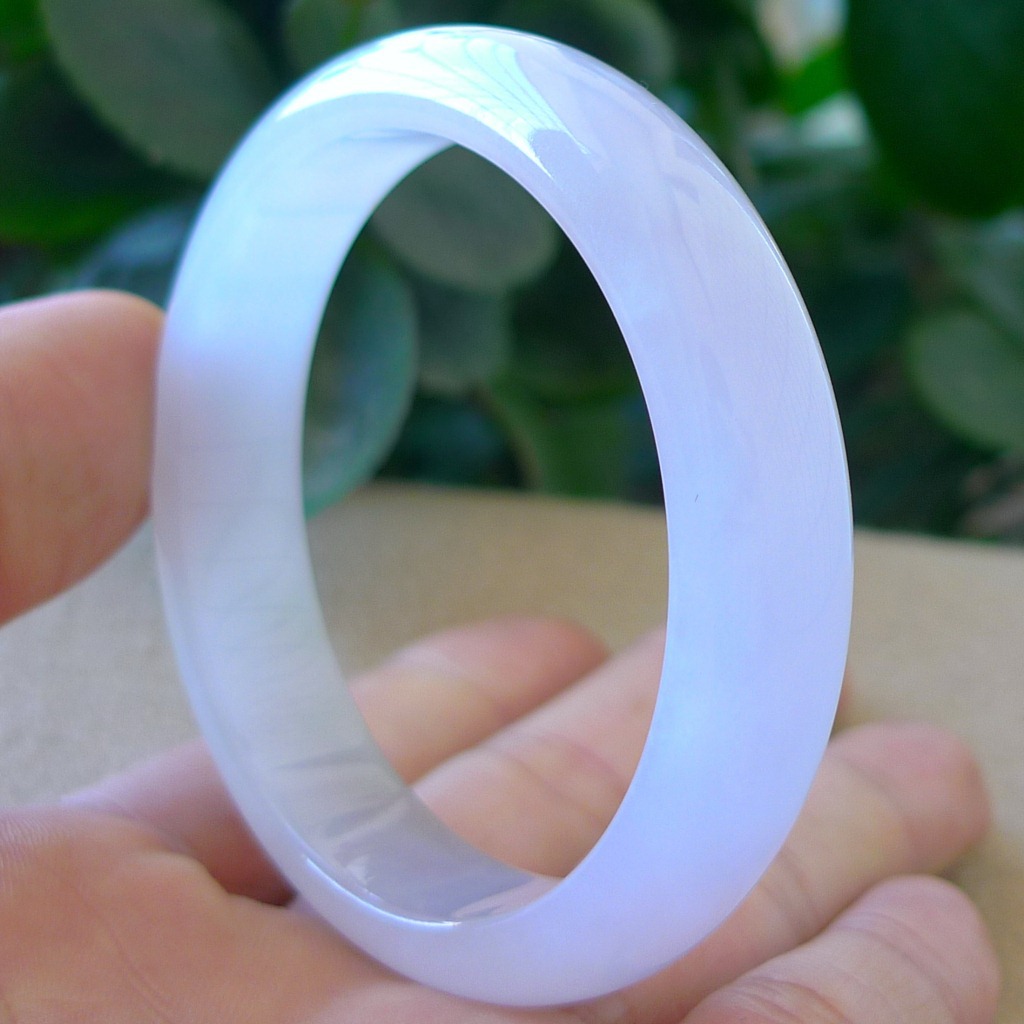 翡翠手镯很润的简单介绍-第2张图片-翡翠网 翡翠手镯很润的简单介绍-第2张图片-翡翠网