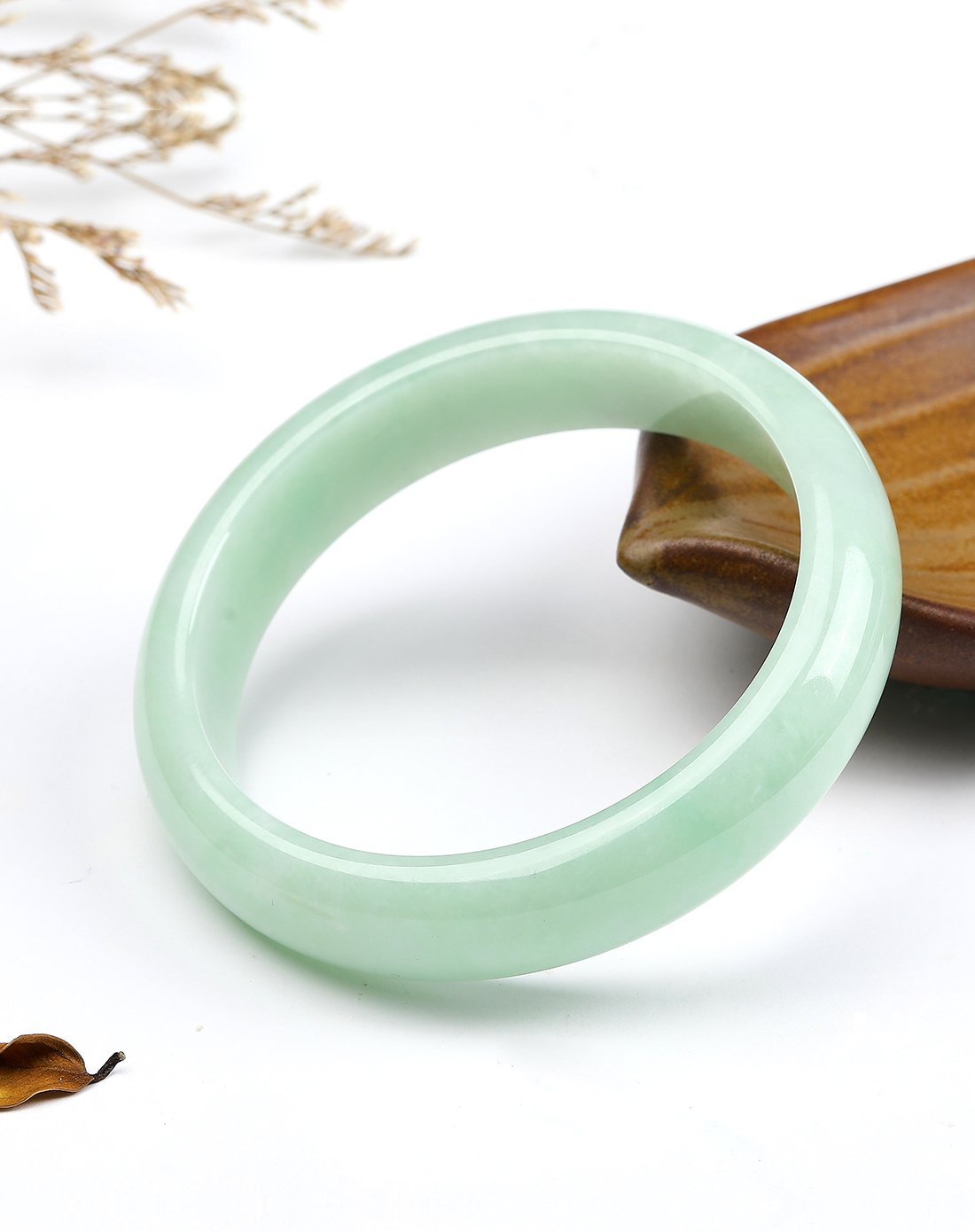 关于翡翠豆绿手镯好不好的信息-第1张图片-翡翠网 关于翡翠豆绿手镯好不好的信息-第1张图片-翡翠网