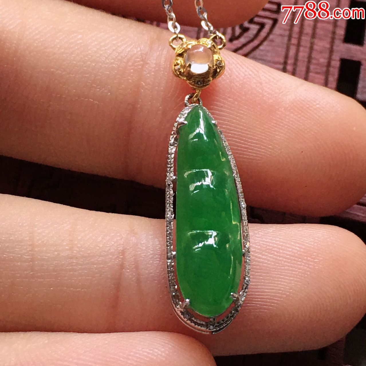 关于豆种翡翠项链价格的信息-第1张图片-翡翠网 关于豆种翡翠项链价格的信息-第1张图片-翡翠网