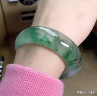 关于盘 翡翠手镯的信息-第3张图片-翡翠网 关于盘 翡翠手镯的信息-第3张图片-翡翠网