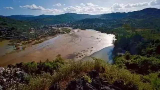 关于龙肯翡翠原石的信息-第1张图片-翡翠网 关于龙肯翡翠原石的信息-第1张图片-翡翠网