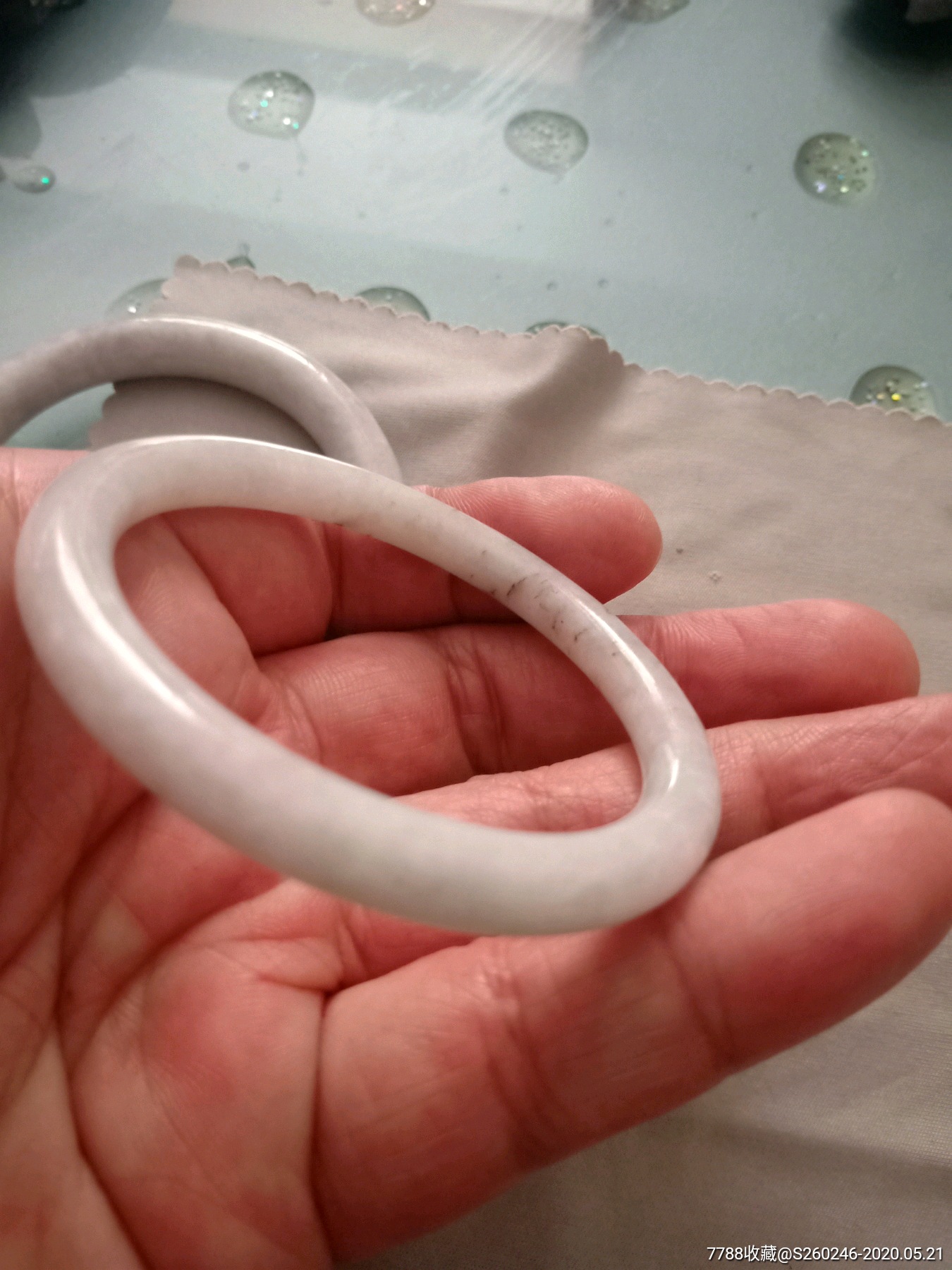 翡翠玉镯知识讲解翡翠玉知识图解-第2张图片-翡翠网 翡翠玉镯知识讲解翡翠玉知识图解-第2张图片-翡翠网