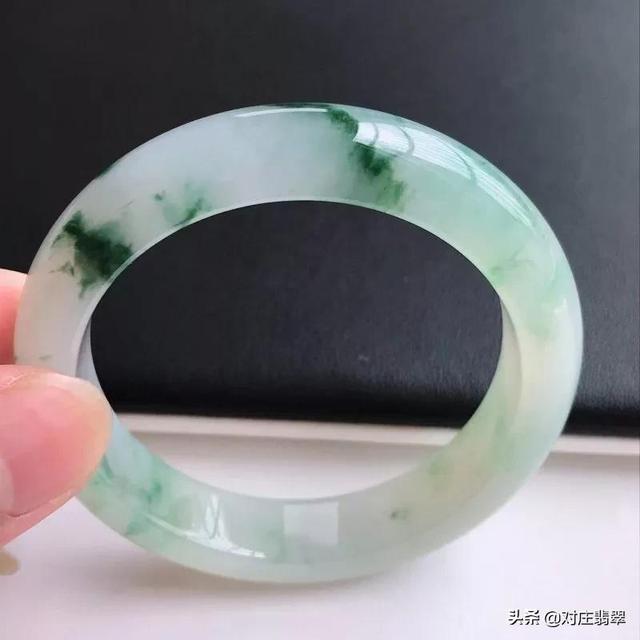 包含翡翠椭圆手镯的词条-第5张图片-翡翠网 包含翡翠椭圆手镯的词条-第5张图片-翡翠网