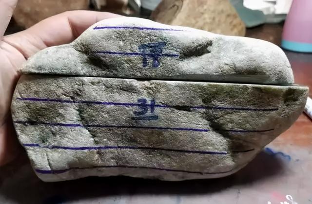 关于莫西沙翡翠手镯价格的信息-第1张图片-翡翠网 关于莫西沙翡翠手镯价格的信息-第1张图片-翡翠网