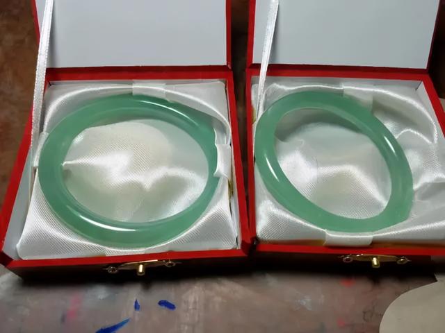 关于莫西沙翡翠手镯价格的信息-第4张图片-翡翠网 关于莫西沙翡翠手镯价格的信息-第4张图片-翡翠网