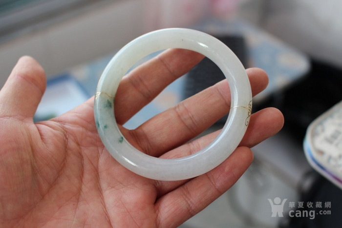 翡翠手镯普通翡翠手镯和银-第2张图片-翡翠网 翡翠手镯普通翡翠手镯和银-第2张图片-翡翠网