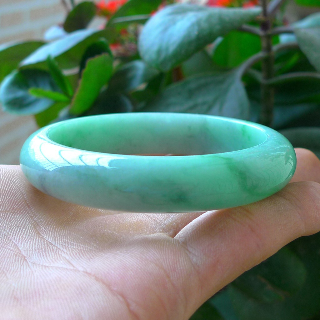 满绿花青翡翠手镯的简单介绍-第2张图片-翡翠网 满绿花青翡翠手镯的简单介绍-第2张图片-翡翠网