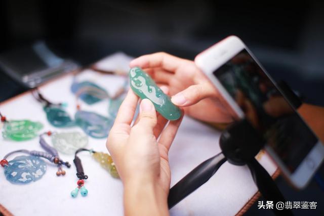 关于翡翠知识解答视频的信息-第2张图片-翡翠网 关于翡翠知识解答视频的信息-第2张图片-翡翠网