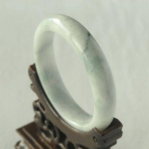 一千元的翡翠手镯有什么好的简单介绍-第2张图片-翡翠网 一千元的翡翠手镯有什么好的简单介绍-第2张图片-翡翠网