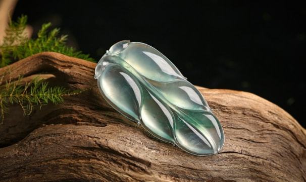 梦到戴翡翠手镯磕碎了,银手镯断了预示着什么-第2张图片-翡翠网 梦到戴翡翠手镯磕碎了,银手镯断了预示着什么-第2张图片-翡翠网