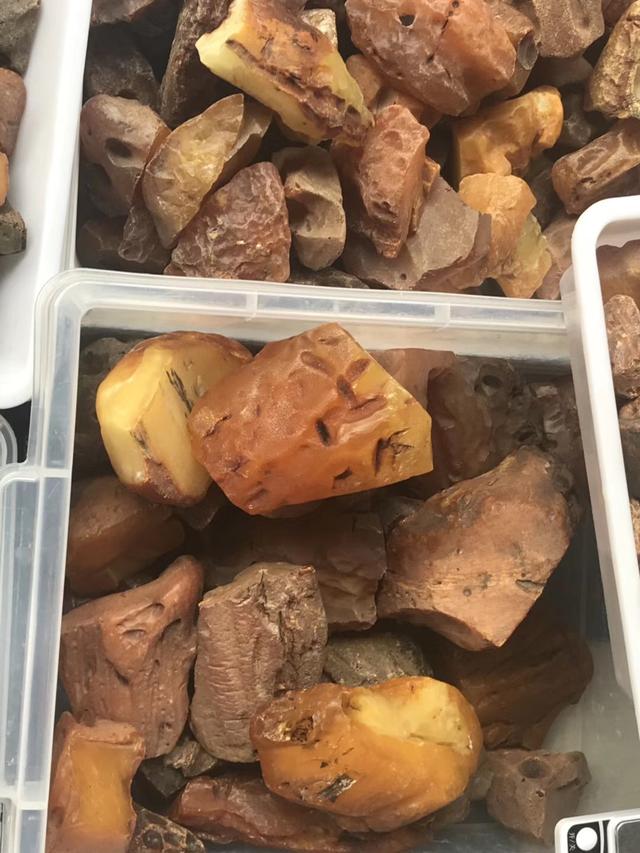 翡翠手镯发黏的简单介绍-第10张图片-翡翠网 翡翠手镯发黏的简单介绍-第10张图片-翡翠网