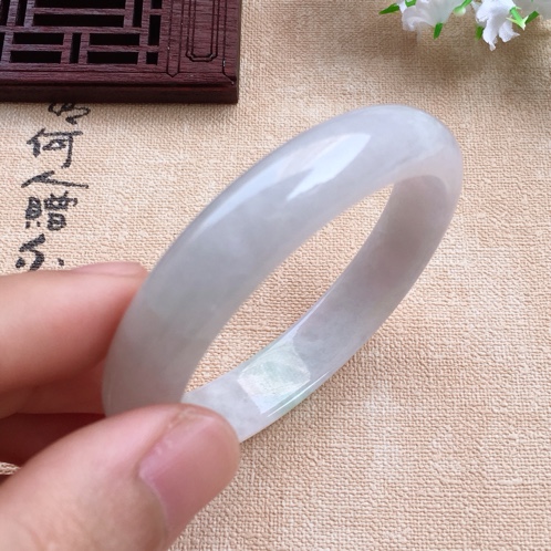 翡翠手镯有棉的简单介绍-第2张图片-翡翠网 翡翠手镯有棉的简单介绍-第2张图片-翡翠网