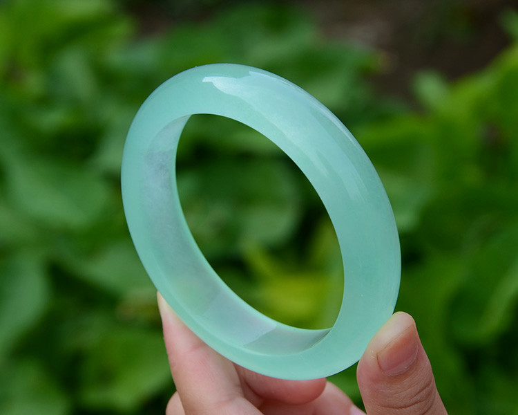 冰种翡翠手镯有棉的简单介绍-第2张图片-翡翠网 冰种翡翠手镯有棉的简单介绍-第2张图片-翡翠网