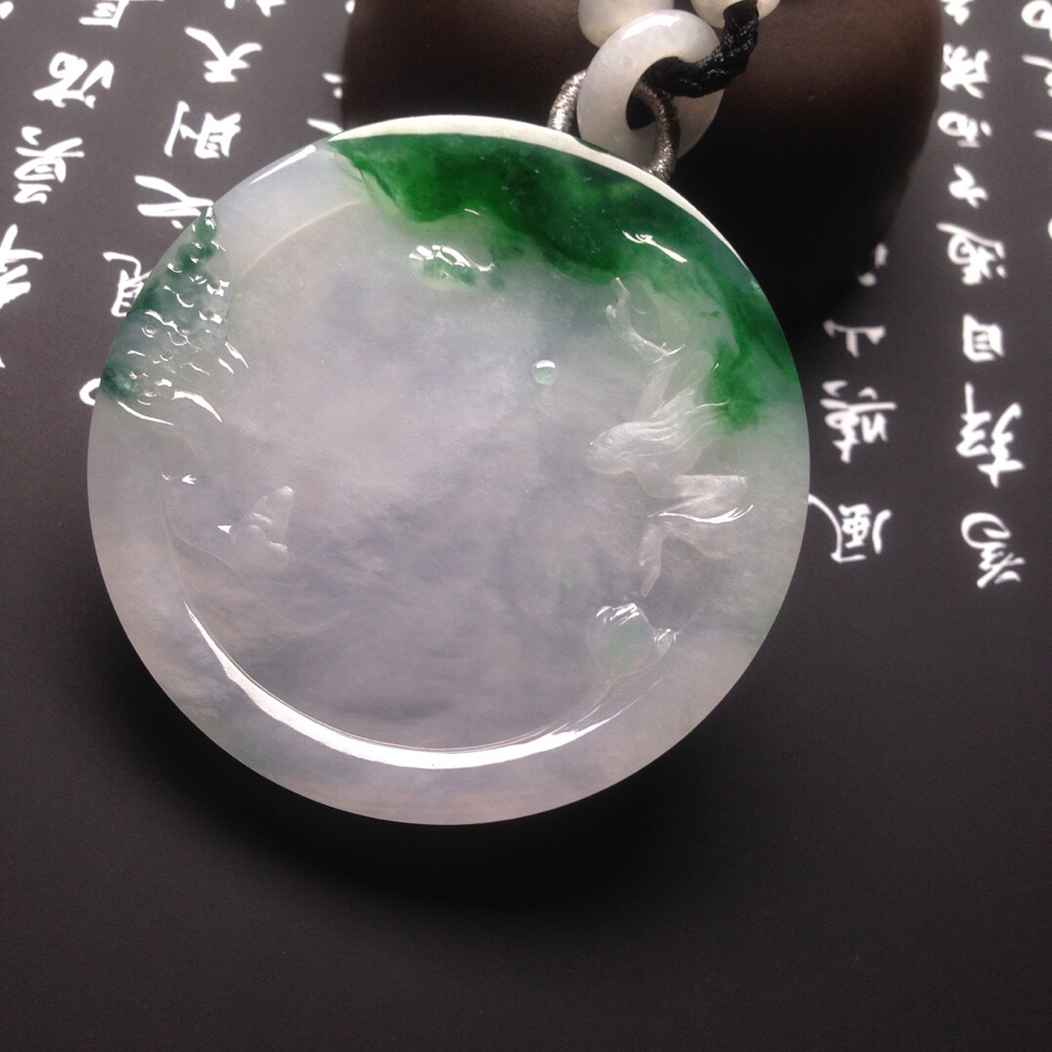 糯冰飘绿翡翠价格及图片的简单介绍-第2张图片-翡翠网 糯冰飘绿翡翠价格及图片的简单介绍-第2张图片-翡翠网