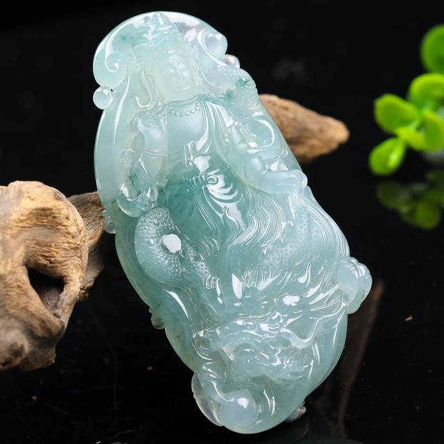 关于翡翠手镯上面有气泡咋回事的信息-第2张图片-翡翠网 关于翡翠手镯上面有气泡咋回事的信息-第2张图片-翡翠网