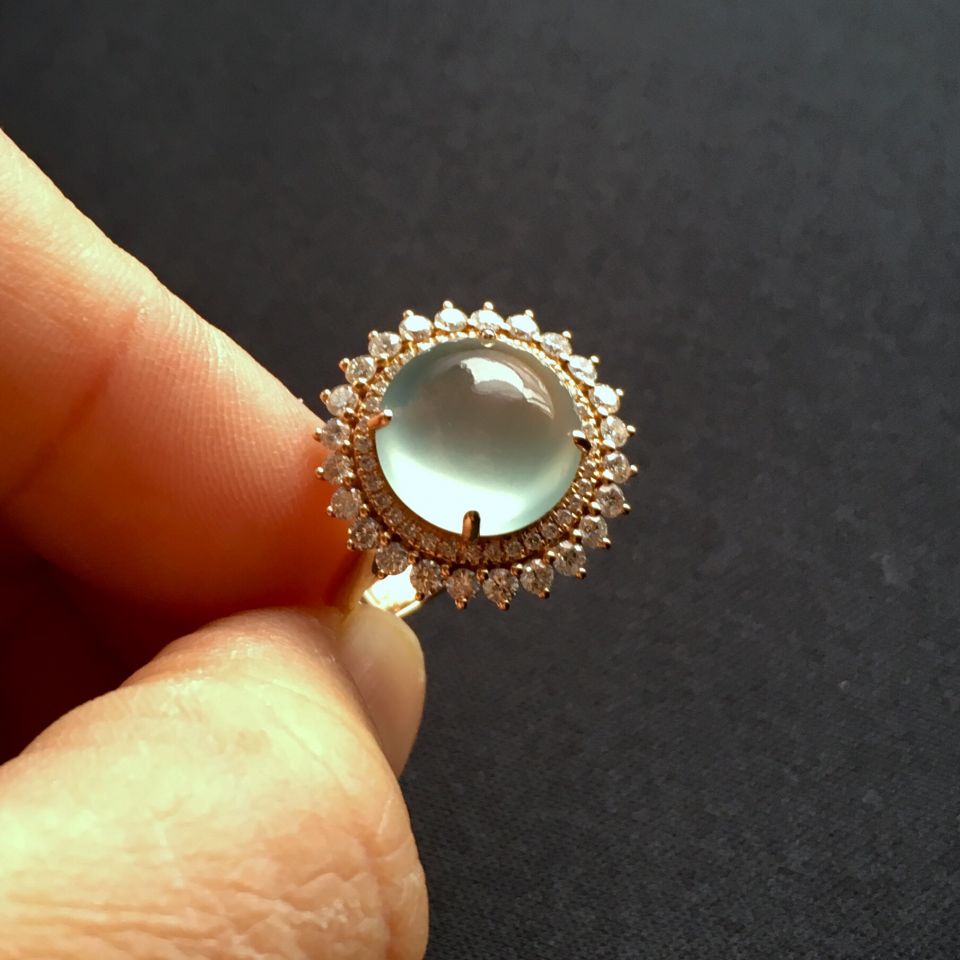 玻璃种翡翠戒指价格的简单介绍-第2张图片-翡翠网 玻璃种翡翠戒指价格的简单介绍-第2张图片-翡翠网