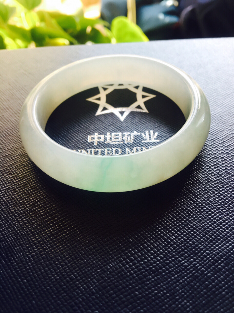 砸翡翠手镯的简单介绍-第2张图片-翡翠网 砸翡翠手镯的简单介绍-第2张图片-翡翠网