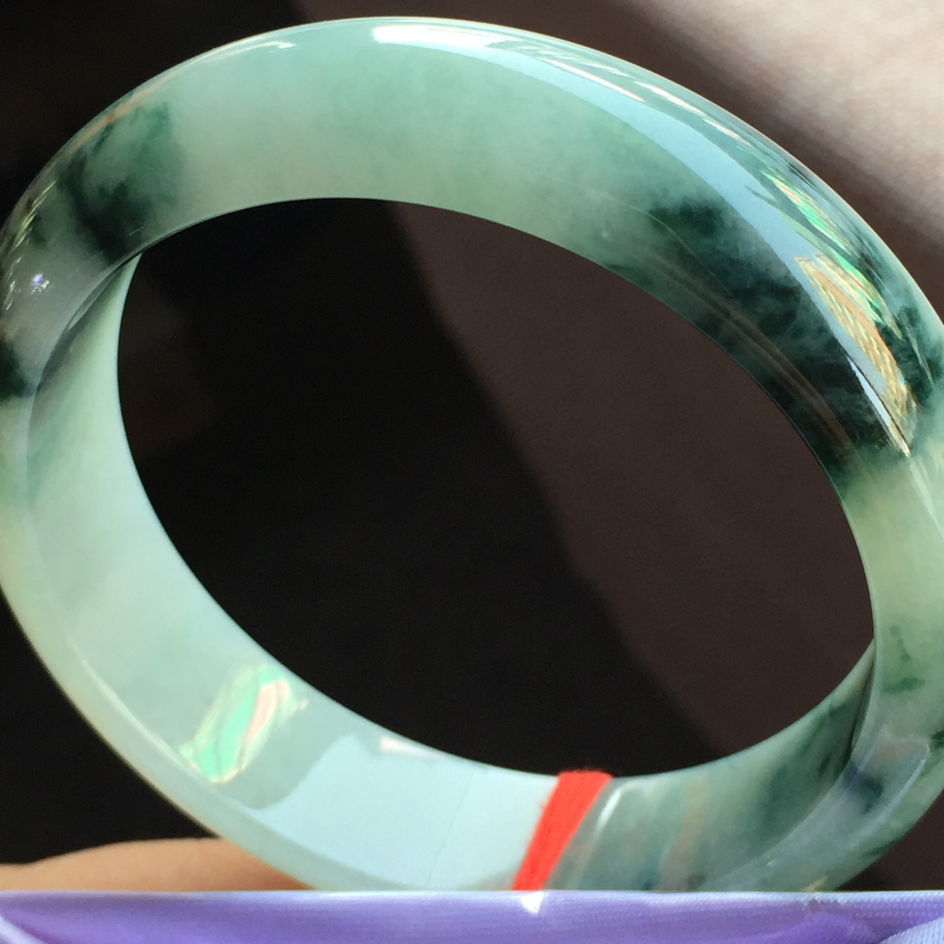 糯种豆绿翡翠手镯的简单介绍-第2张图片-翡翠网 糯种豆绿翡翠手镯的简单介绍-第2张图片-翡翠网