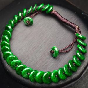 辣绿翡翠价格多少的简单介绍-第1张图片-翡翠网 辣绿翡翠价格多少的简单介绍-第1张图片-翡翠网