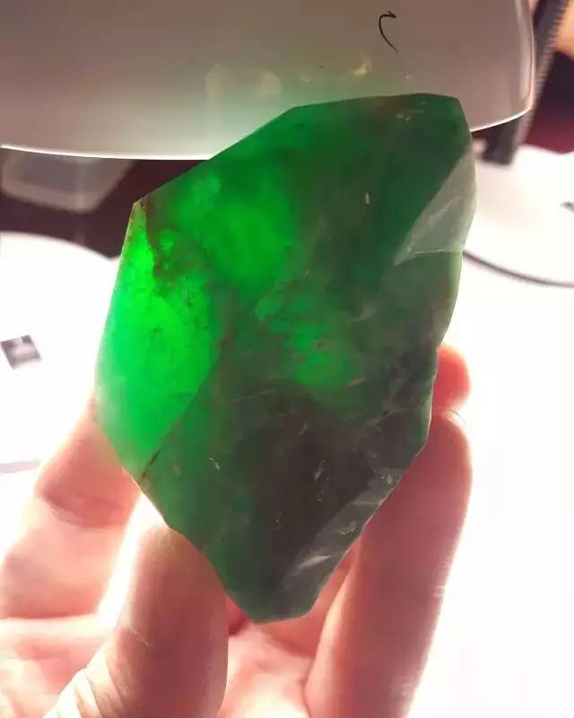 包含翡翠翡翠原石知识的词条-第1张图片-翡翠网 包含翡翠翡翠原石知识的词条-第1张图片-翡翠网