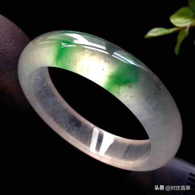 玻璃种翡翠价格的简单介绍-第1张图片-翡翠网