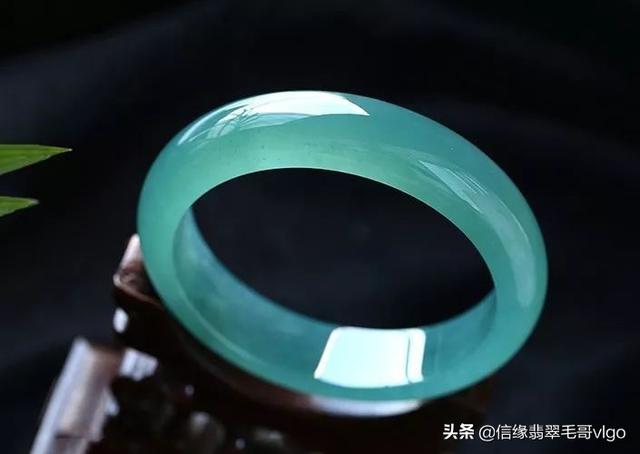 翡翠知识什么是翡翠的灰的简单介绍-第4张图片-翡翠网 翡翠知识什么是翡翠的灰的简单介绍-第4张图片-翡翠网