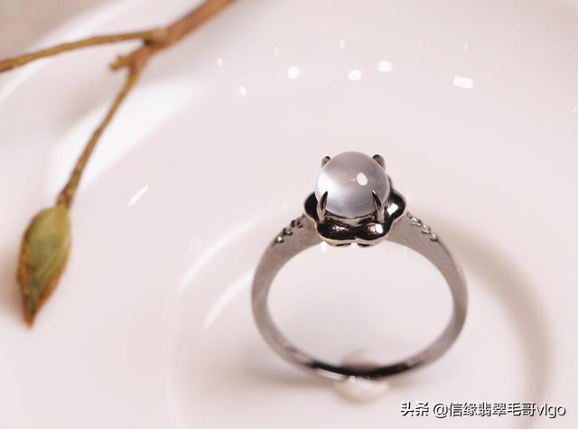 翡翠知识什么是翡翠的灰的简单介绍-第5张图片-翡翠网 翡翠知识什么是翡翠的灰的简单介绍-第5张图片-翡翠网