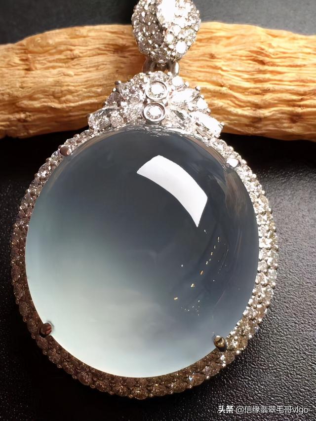 翡翠知识什么是翡翠的灰的简单介绍-第7张图片-翡翠网 翡翠知识什么是翡翠的灰的简单介绍-第7张图片-翡翠网