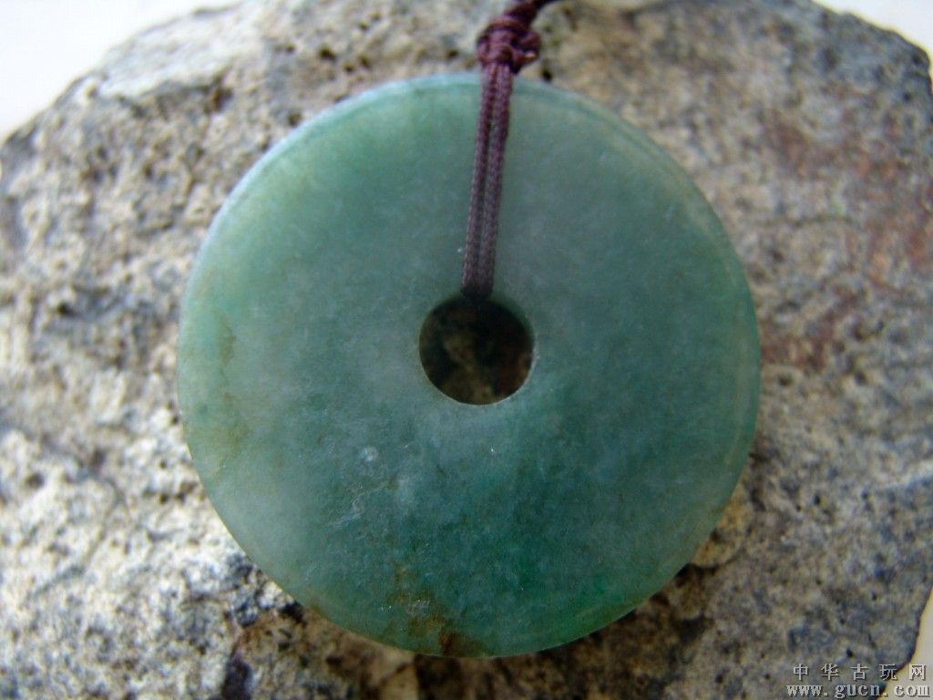 关于清代翡翠挂件价格的信息-第1张图片-翡翠网 关于清代翡翠挂件价格的信息-第1张图片-翡翠网