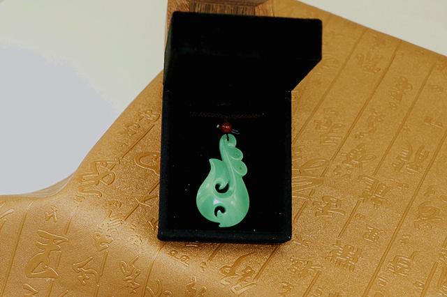 翡翠手镯水线的简单介绍-第2张图片-翡翠网 翡翠手镯水线的简单介绍-第2张图片-翡翠网