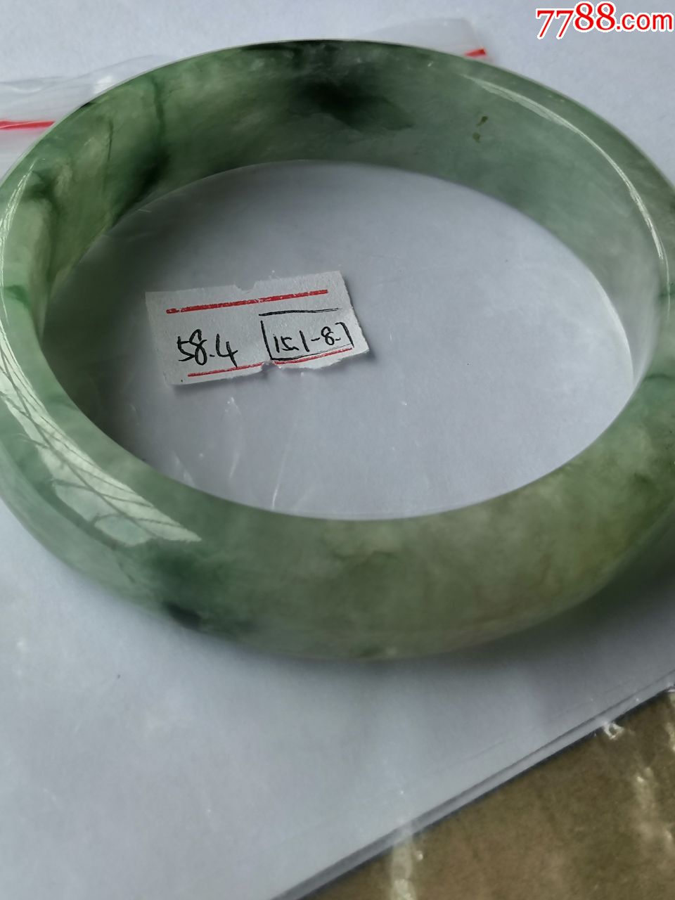 关于老翡翠手镯图片及价格的信息-第1张图片-翡翠网 关于老翡翠手镯图片及价格的信息-第1张图片-翡翠网