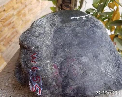 翡翠原石糖浆的简单介绍-第1张图片-翡翠网 翡翠原石糖浆的简单介绍-第1张图片-翡翠网