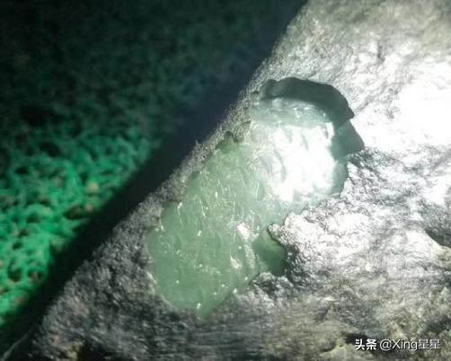 翡翠原石糖浆的简单介绍-第6张图片-翡翠网 翡翠原石糖浆的简单介绍-第6张图片-翡翠网