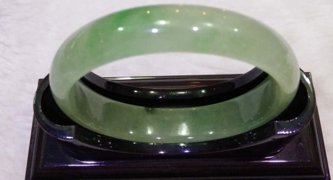 包含翡翠手镯有字母的词条-第2张图片-翡翠网 包含翡翠手镯有字母的词条-第2张图片-翡翠网