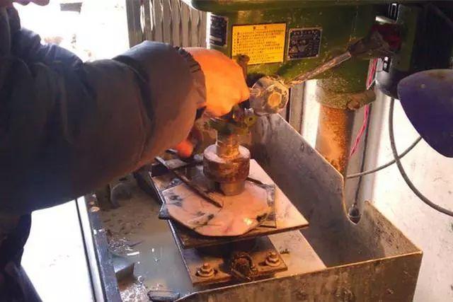 翡翠手镯制作图片的简单介绍-第6张图片-翡翠网