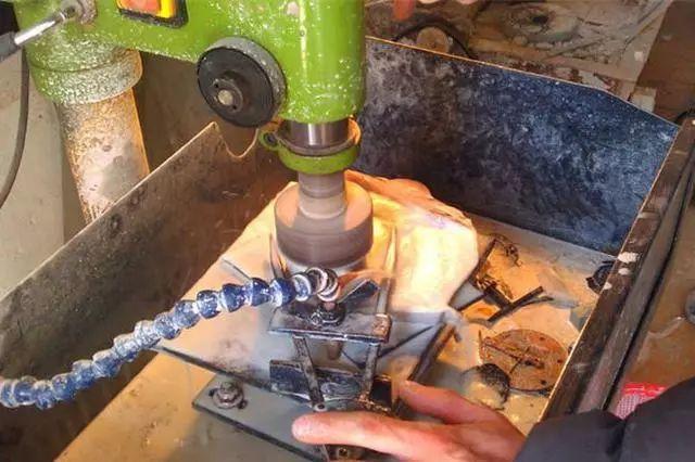 翡翠手镯制作图片的简单介绍-第8张图片-翡翠网 翡翠手镯制作图片的简单介绍-第8张图片-翡翠网