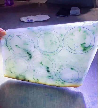 翡翠吊坠挑选口诀的简单介绍-第4张图片-翡翠网 翡翠吊坠挑选口诀的简单介绍-第4张图片-翡翠网