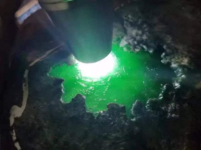 包含老象皮翡翠手镯的词条-第2张图片-翡翠网 包含老象皮翡翠手镯的词条-第2张图片-翡翠网