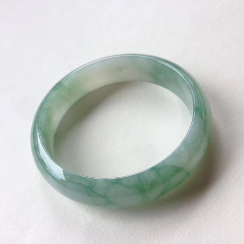 芙蓉绿翡翠,翡翠手镯芙蓉-第1张图片-翡翠网 芙蓉绿翡翠,翡翠手镯芙蓉-第1张图片-翡翠网