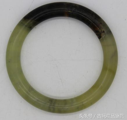 出土老翡翠玉手镯的简单介绍-第1张图片-翡翠网 出土老翡翠玉手镯的简单介绍-第1张图片-翡翠网