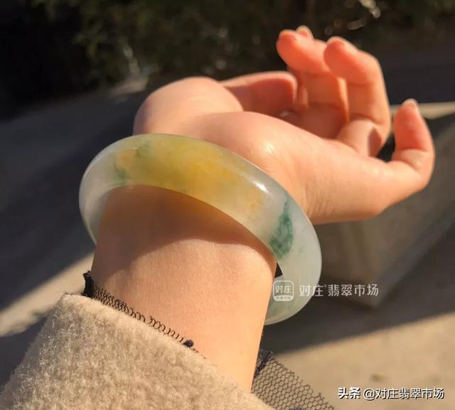 关于翡翠手镯 扁条的信息-第10张图片-翡翠网 关于翡翠手镯 扁条的信息-第10张图片-翡翠网