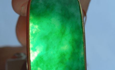 翡翠的鉴别方法图解的简单介绍-第2张图片-翡翠网 翡翠的鉴别方法图解的简单介绍-第2张图片-翡翠网