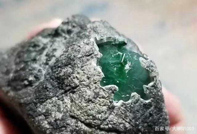 关于高种翡翠原石视频的信息-第2张图片-翡翠网 关于高种翡翠原石视频的信息-第2张图片-翡翠网