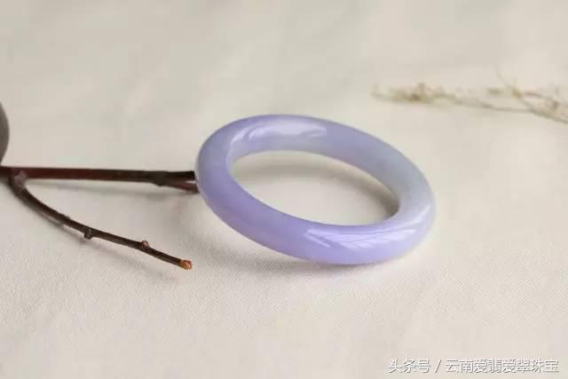 翡翠的鉴别方法敲打法的简单介绍-第5张图片-翡翠网 翡翠的鉴别方法敲打法的简单介绍-第5张图片-翡翠网