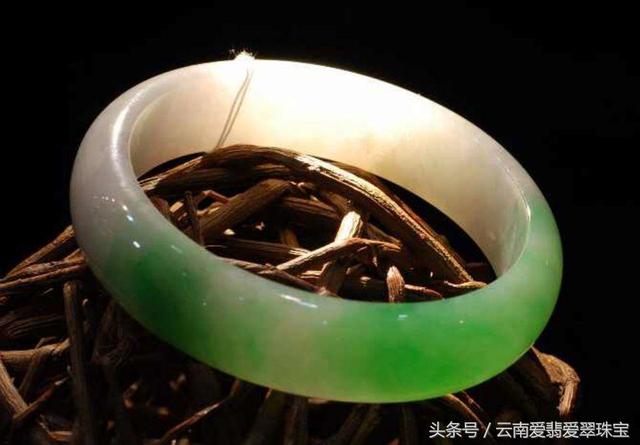 翡翠的鉴别方法敲打法的简单介绍-第8张图片-翡翠网 翡翠的鉴别方法敲打法的简单介绍-第8张图片-翡翠网