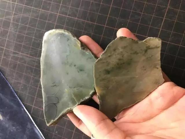 无人敢碰的翡翠原石的简单介绍-第2张图片-翡翠网 无人敢碰的翡翠原石的简单介绍-第2张图片-翡翠网